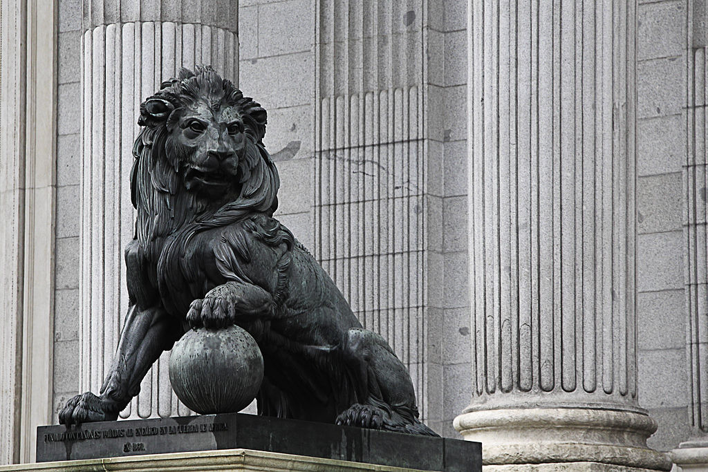 León