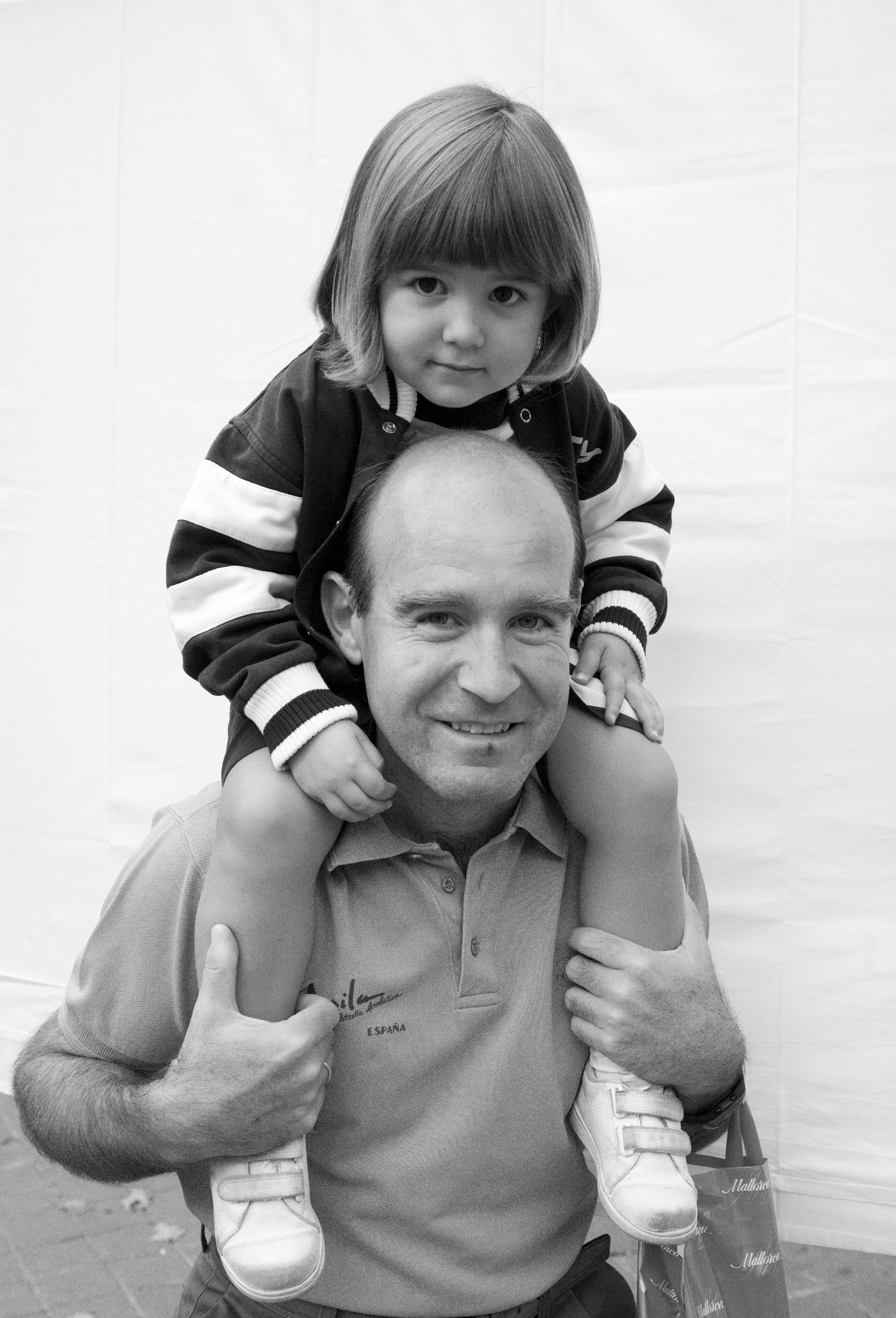 Niña con padre