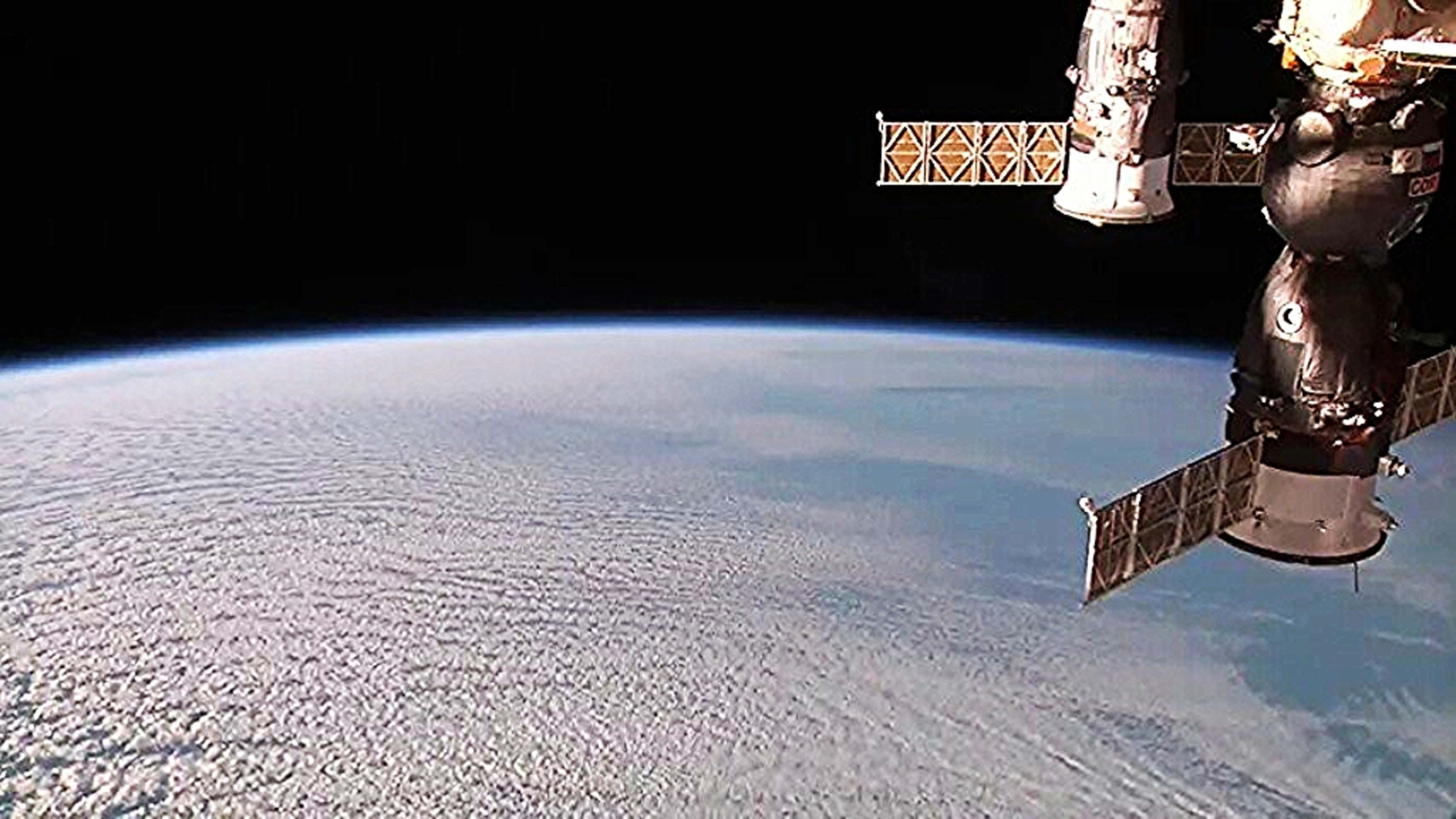 Se muestra una imagen de una estación espacial.