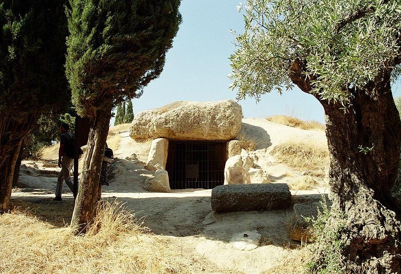 El dolmen de Menga (Antequera) es uno de los mejores ejemplos de arquitectura megalítica de Andalucía