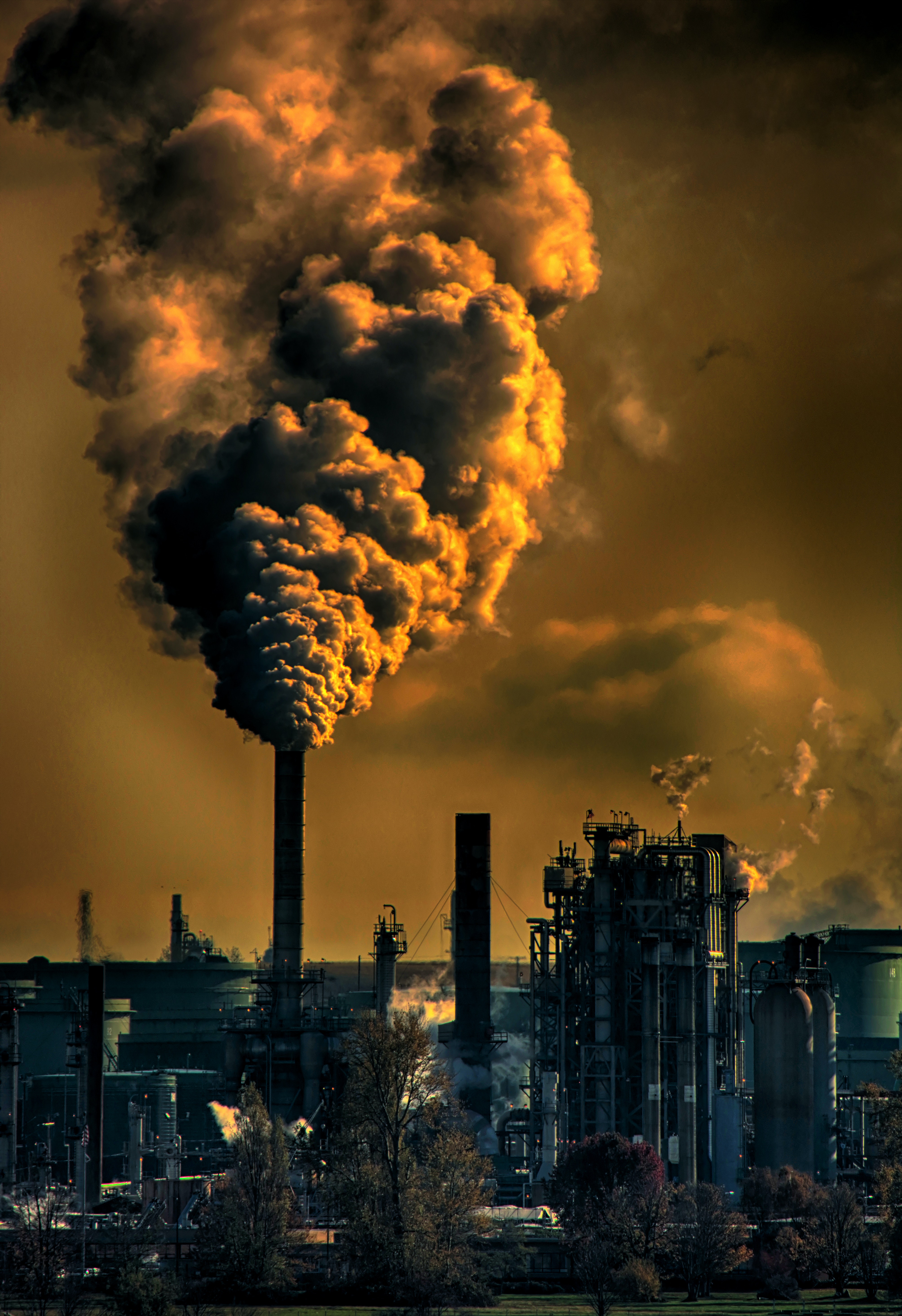 Imagen de fábricas contaminando