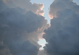 Imagen que muestra un cielo con nubes.