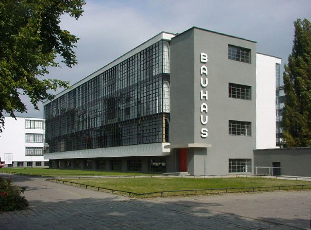 Edificio de la Bauhaus en Dessau, Alemania. Gropius.
