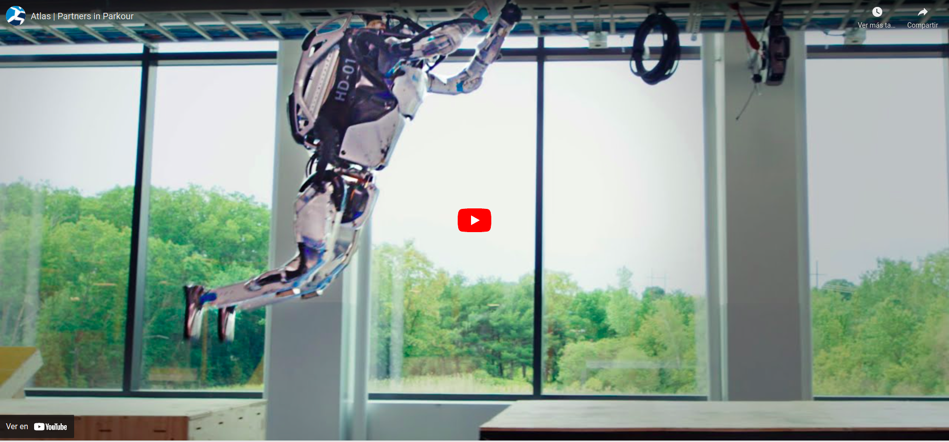 Vídeo que describe un robot moviéndose con equilibrio gracias a sensores