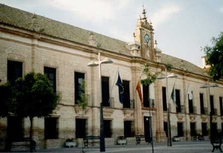 Vista del ayuntamiento de La Carlota, Córdoba