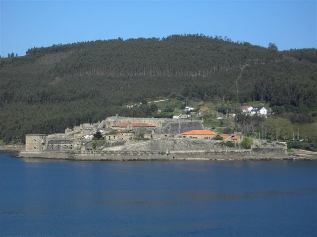 Función urbana militar: castillo de San Felipe en la localidad coruñesa del Ferrol