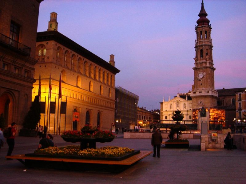 Zaragoza es una de las dos únicas grandes ciudades españolas situadas en el interior de la península