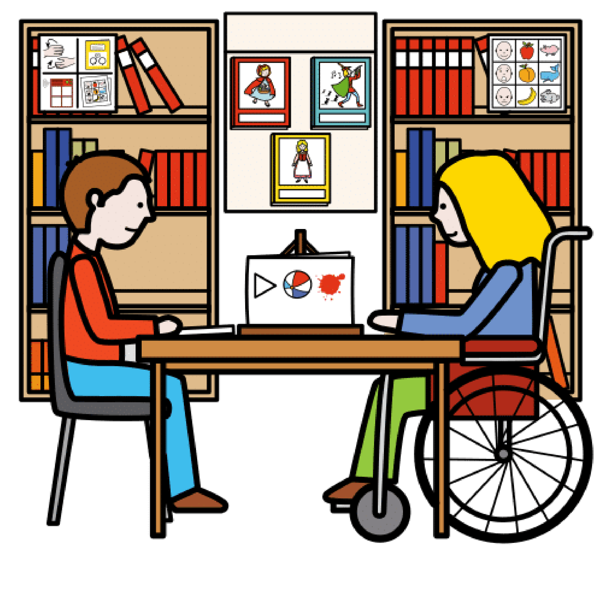 Estantería con libros y dibujos tras una mesa en la que hay sentadas dos personas. A la izquierda una persona castaña sentada en una silla y a la derecha una persona rubia de pelo largo sentada en una silla de ruedas.