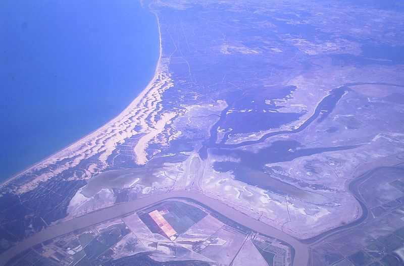 Imagen aérea de la marisma. Este espacio estaba ocupado hace varios milenios por el Lago Ligustino. 