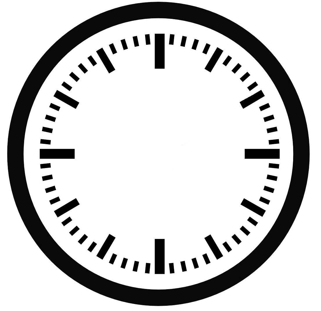 La imagen muestra una esfera de reloj analógico blanca, con los minutos en negro