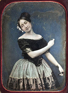 Retrato al daguerrotipo de una bailarina 