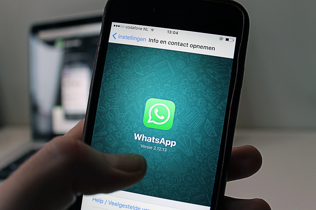 Móvil con whatsapp