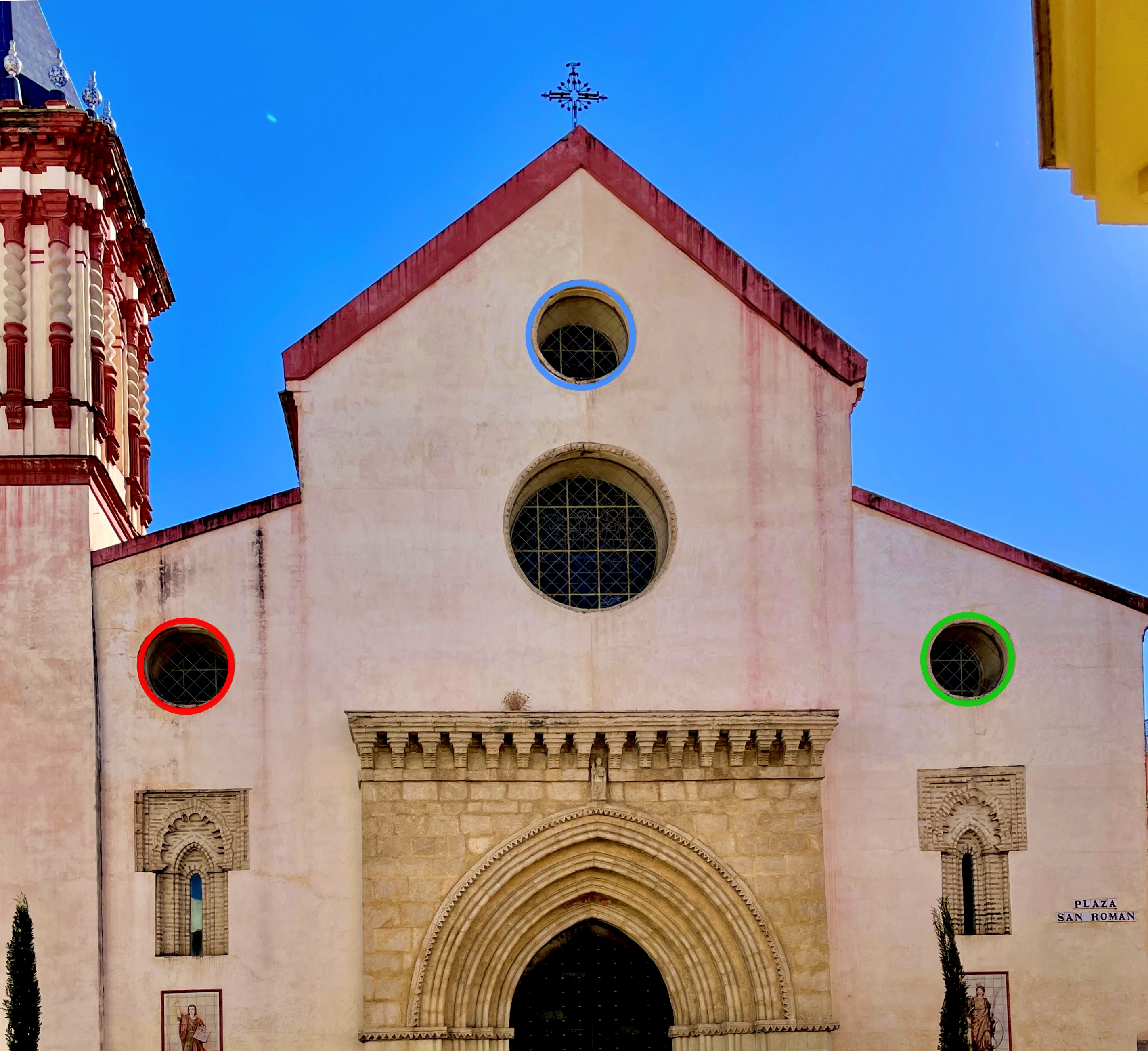 Fachada de la iglesia de San Román, Sevilla.