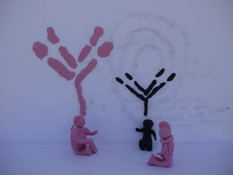 La imagen muestra a Pinkie expresando su alegría en forma de árbol.