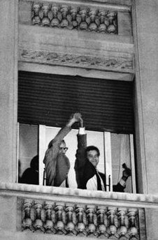 Felipe González y Alfonso Guerra celebran la victoria