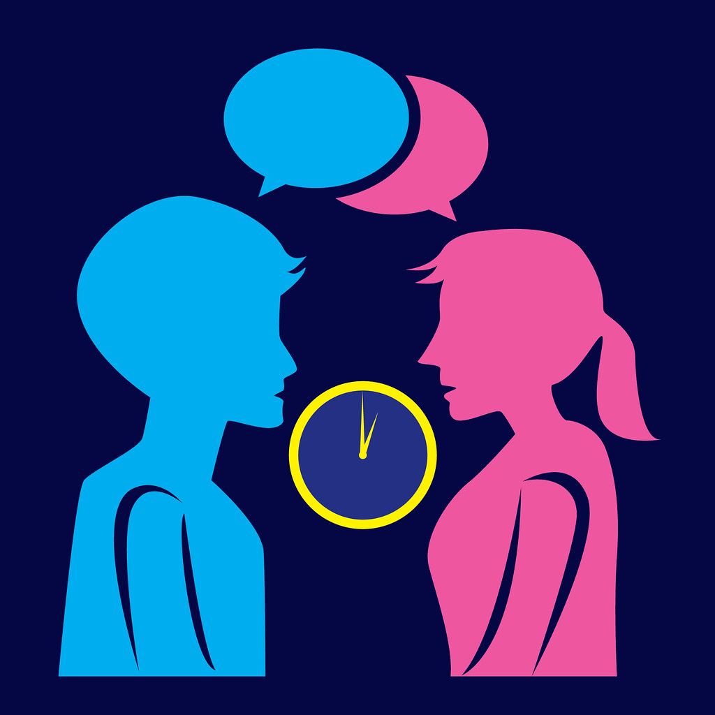 La imagen muestra el dibujo de dos personas mirandose de perfil con dos bocadillos arriba y un reloj entre ellas.