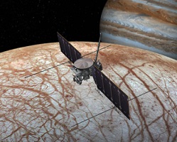Fracturas diagonales en superficie de Europa