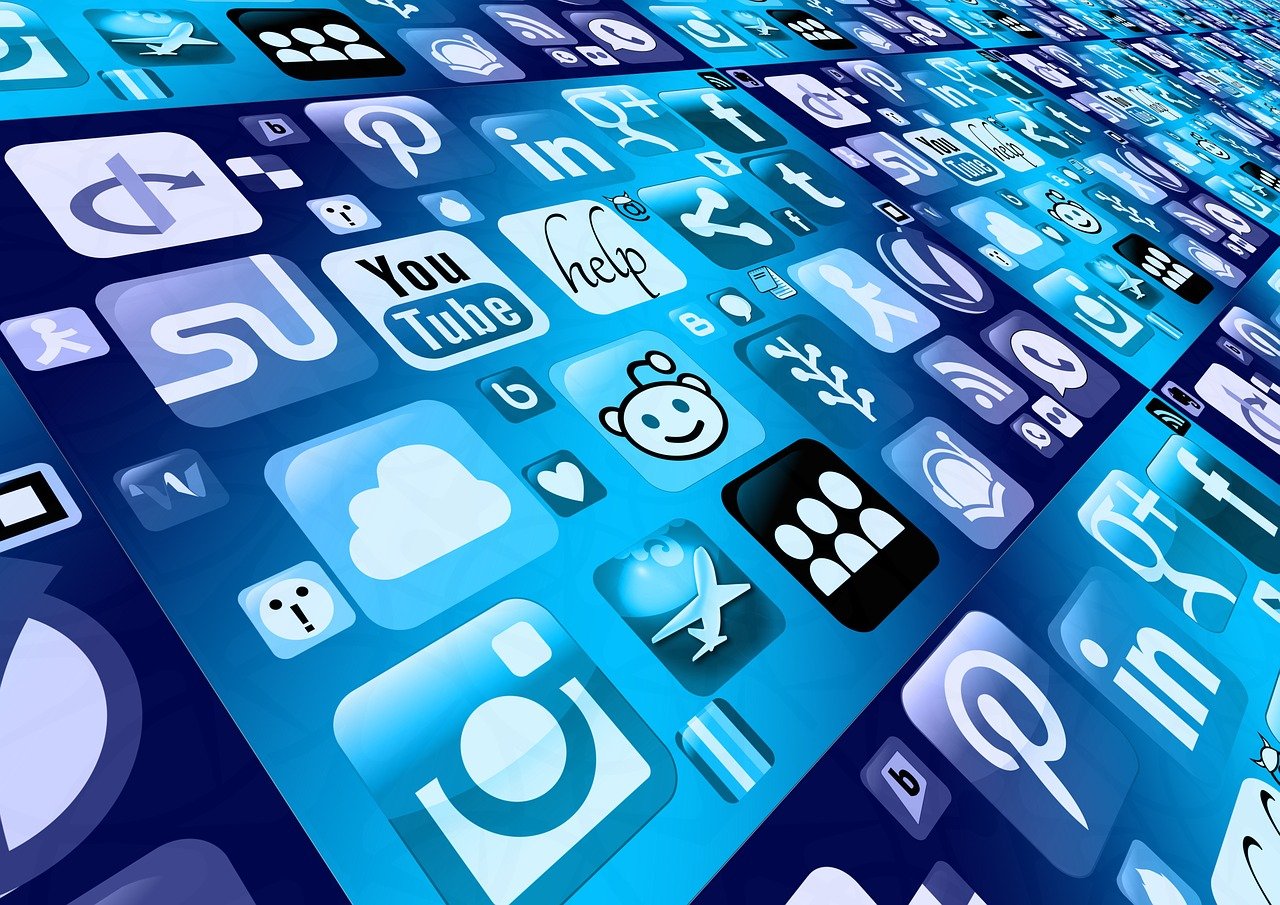 Iconos de redes sociales y herramientas de internet