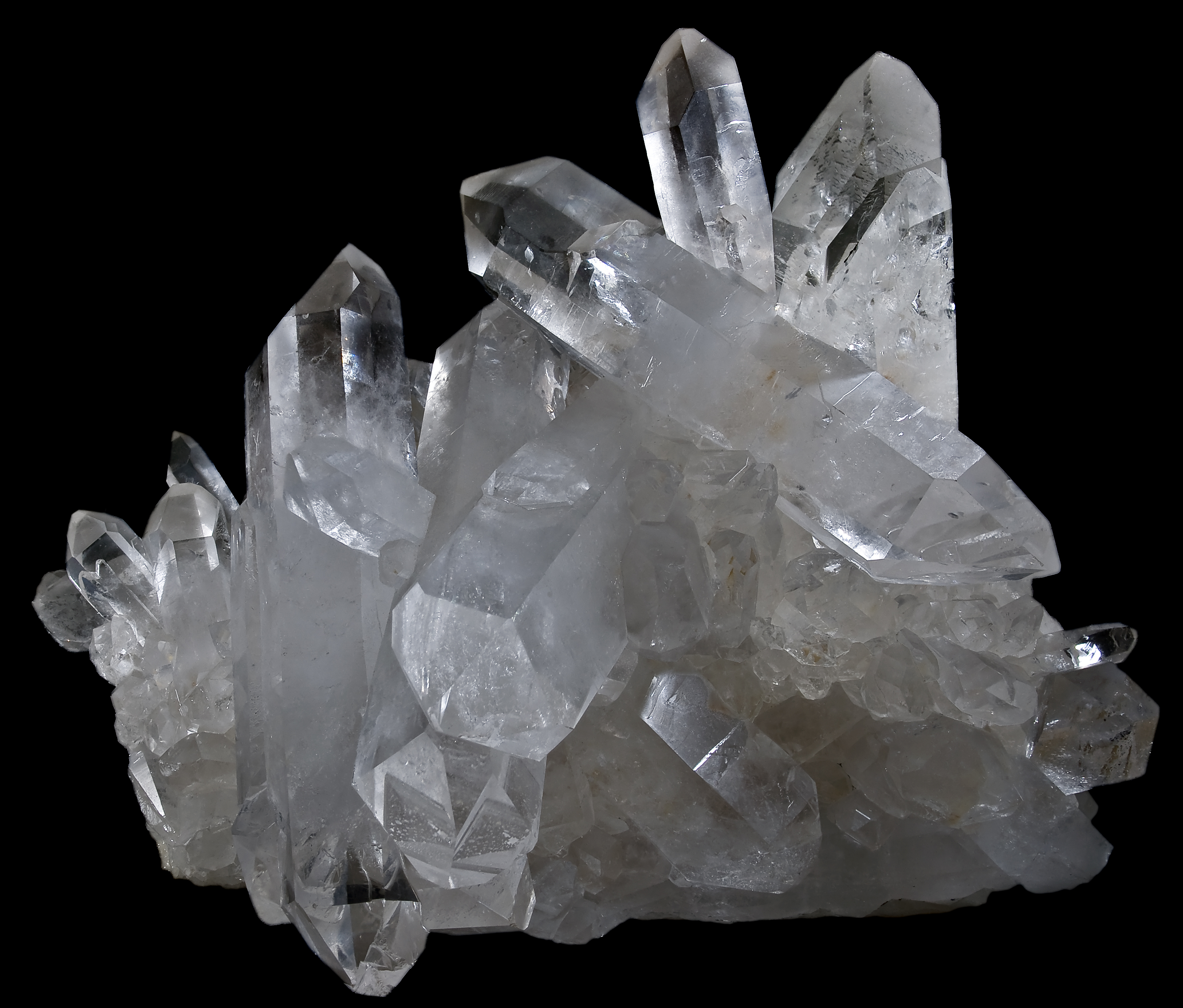 Fotografía de un cuarzo blanco con cristales regulares