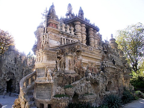 Palais idéal du facteur Cheval.