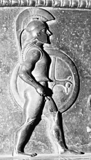 Relieve de un hoplita en la crátera metálica de Vix