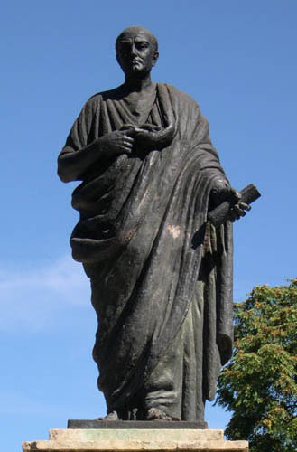estatua de Séneca en Córdoba