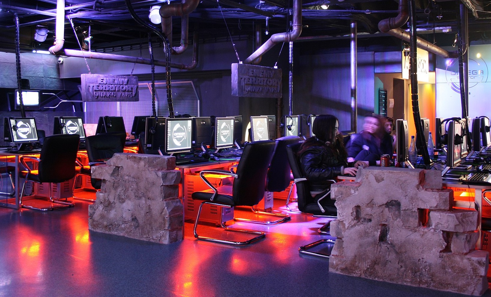 La imagen muestra un Gaming Center