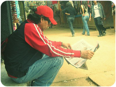 Lector de periódico